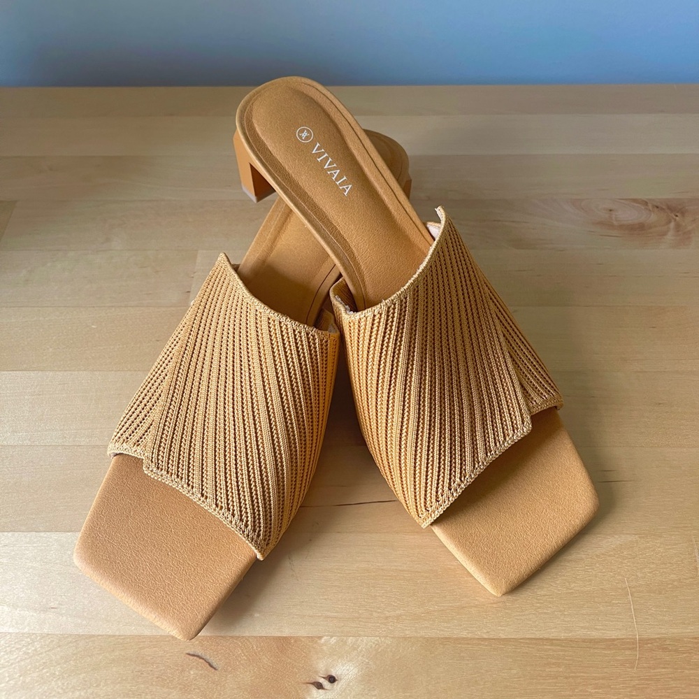 VIVAIA Square Toe Block Heel Size 39 Apricot Color